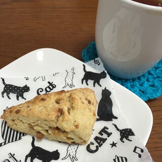 外はカリ、中はふわ♫ ヘルシー黒糖豆腐スコーン